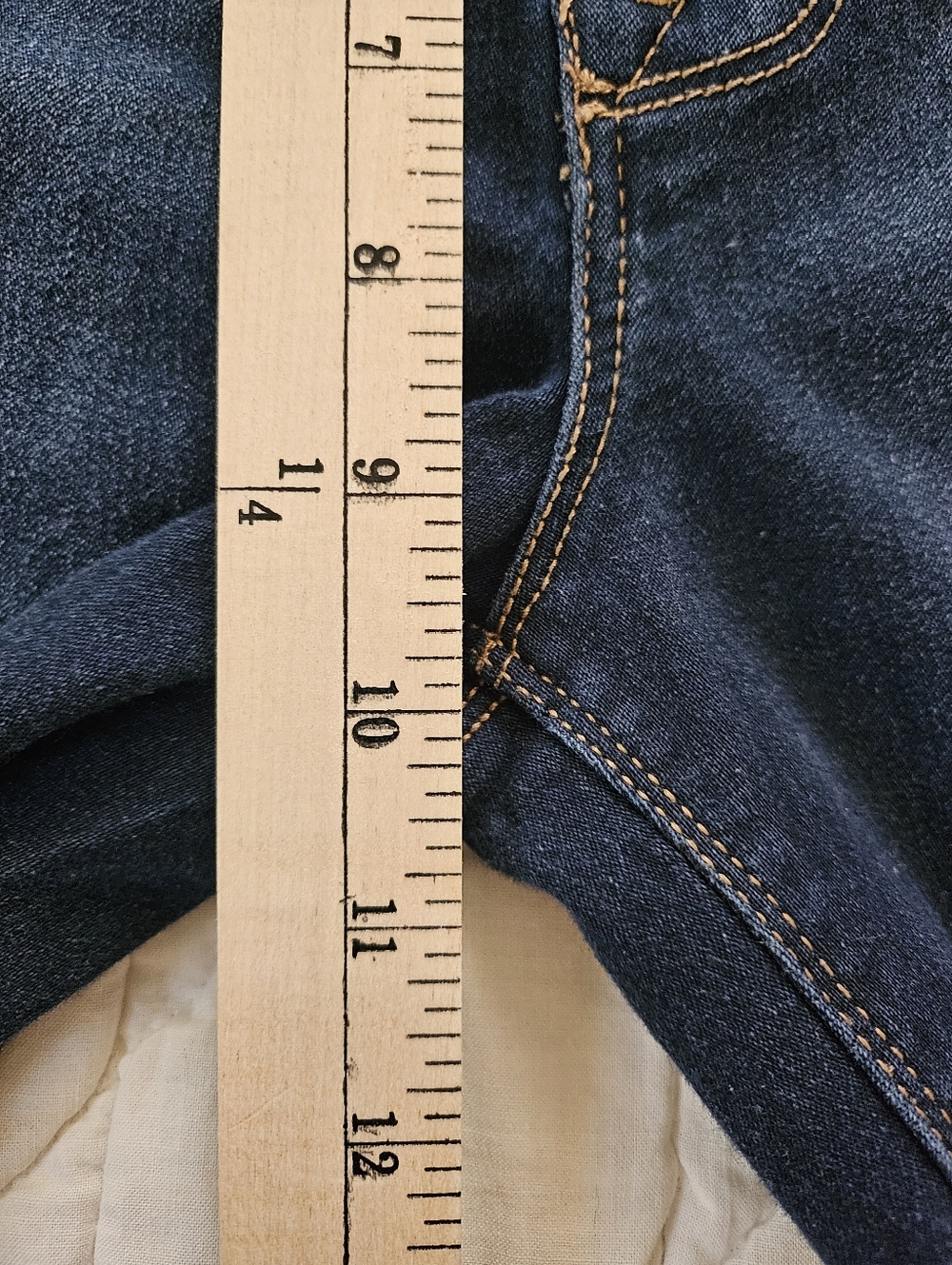Curve Appeal -  High Rise Jeans w/ Comfort Waistband - Picture 4 of 7